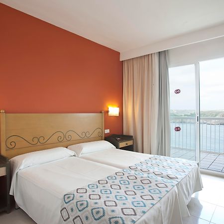 Club Hotel Aguamarina Arenal d'en Castell Exteriör bild