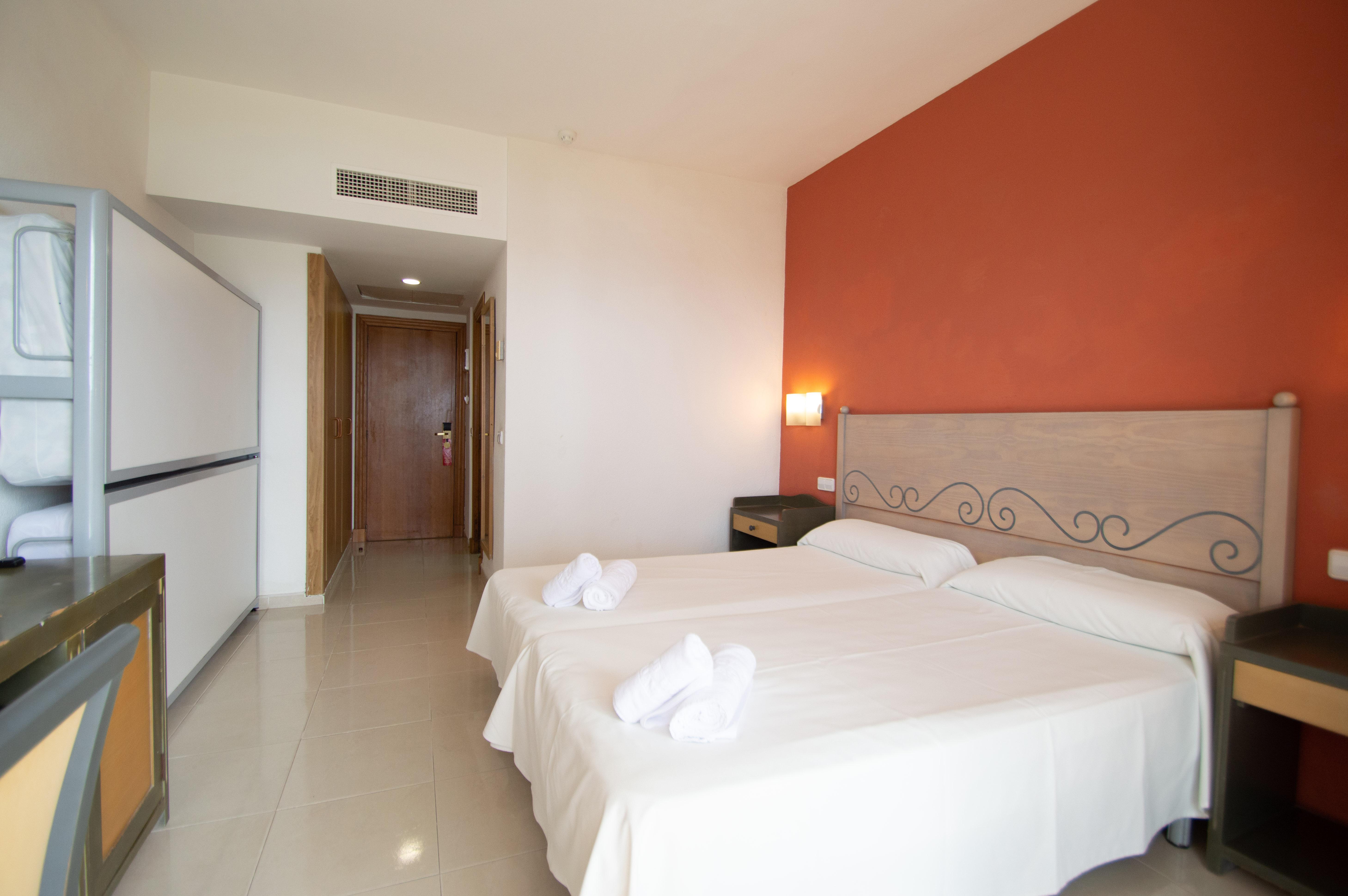 Club Hotel Aguamarina Arenal d'en Castell Exteriör bild