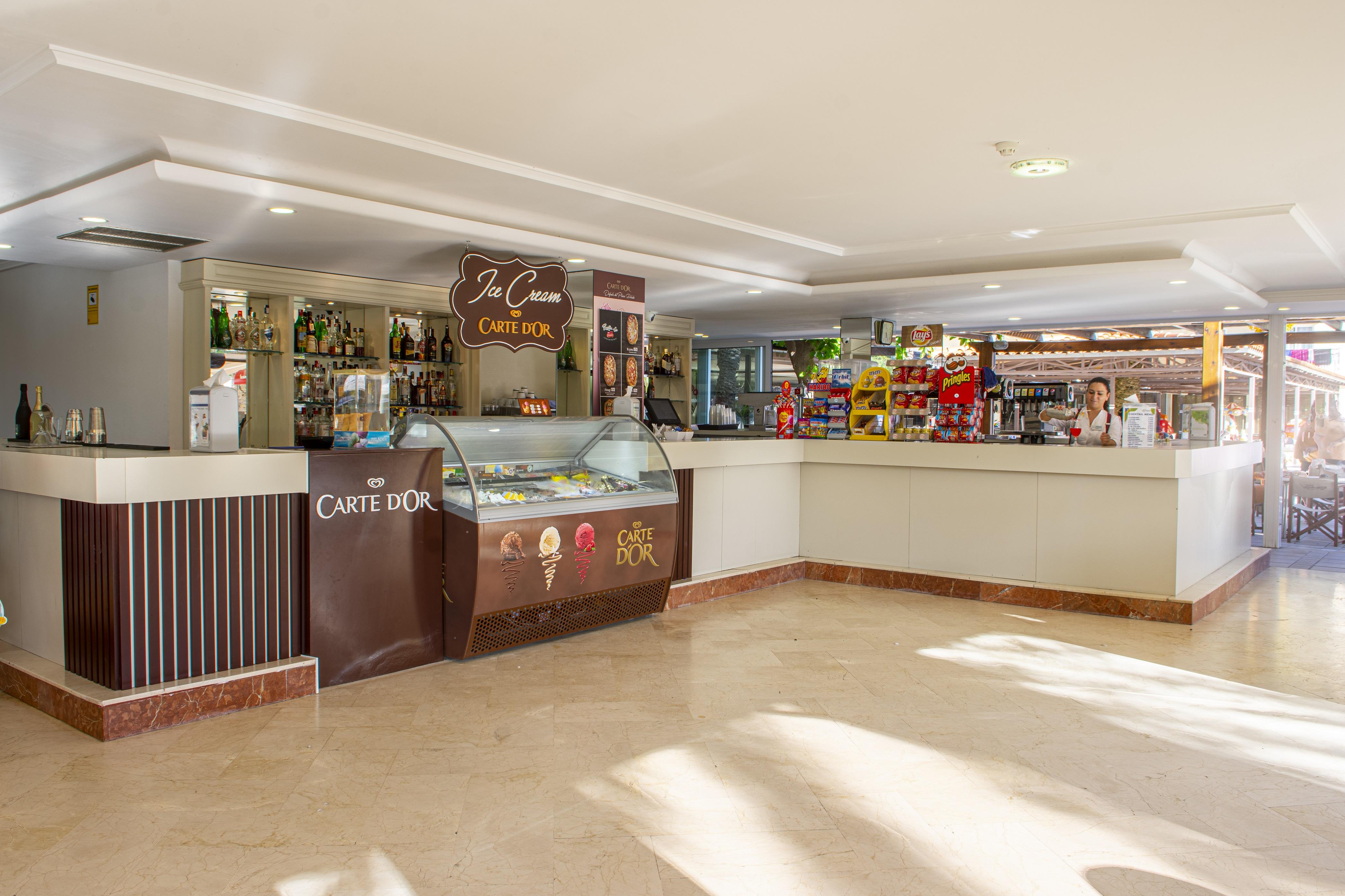 Club Hotel Aguamarina Arenal d'en Castell Exteriör bild
