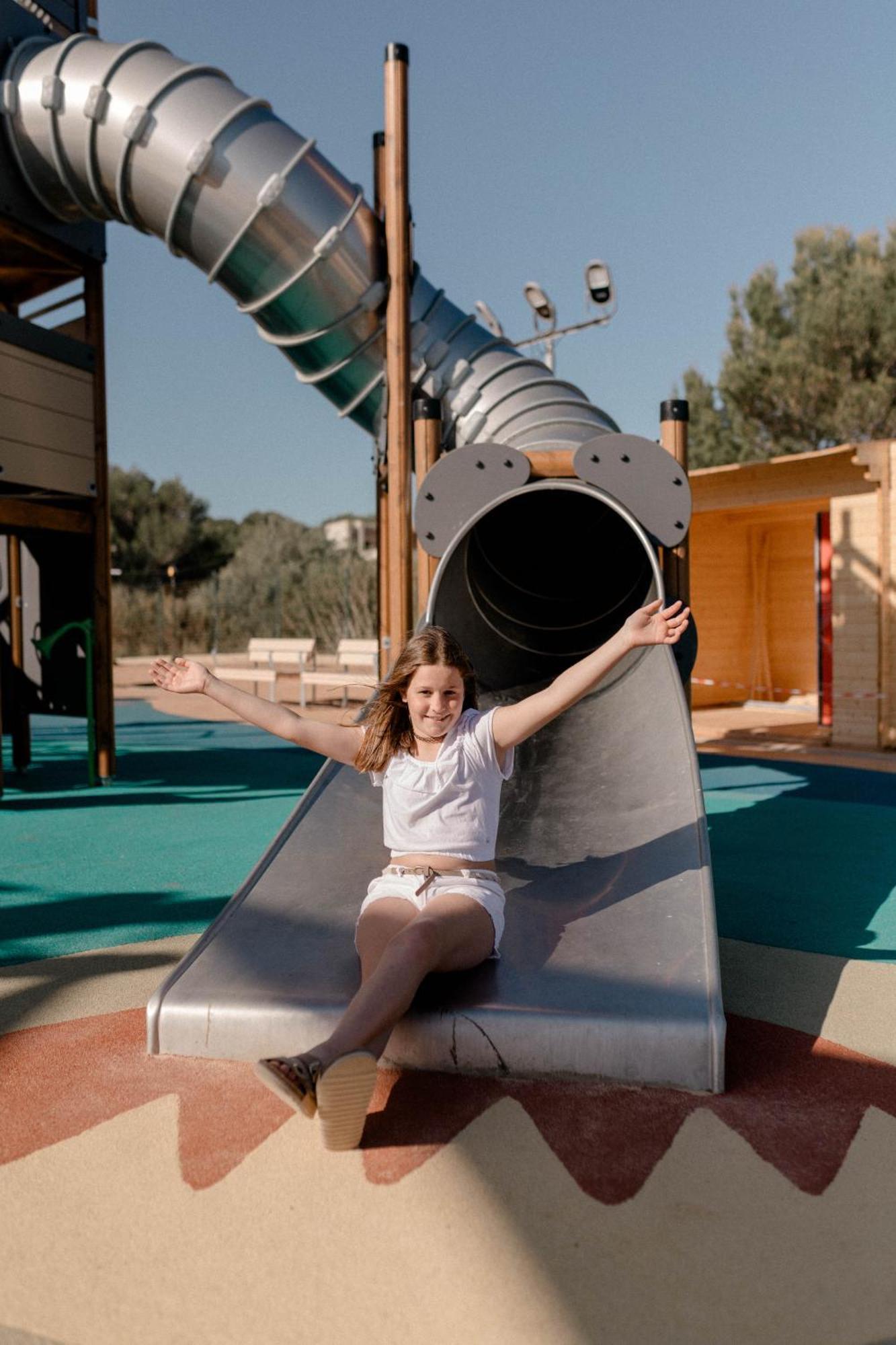 Club Hotel Aguamarina Arenal d'en Castell Exteriör bild
